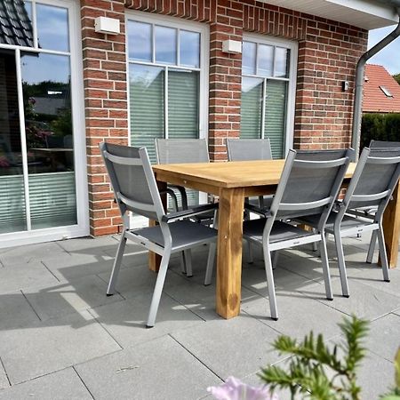 Haus Veronika Links Wyk auf Foehr Luaran gambar